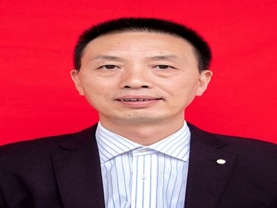冉澤明：遠恒佳學(xué)校小學(xué)部副校長，高級教師，全國優(yōu)秀教師、全國新教育榜樣教師、重慶市骨干教師，榮獲重慶市美術(shù)優(yōu)質(zhì)課一等獎