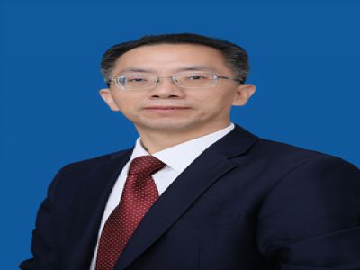汪繼波:中學(xué)數(shù)學(xué)高級(jí)教師，曾任副校長、教導(dǎo)主任，年擔(dān)任年級(jí)主任、歷任高中數(shù)學(xué)教研組長、備課組長、班主任，廣州市白云區(qū)高三中心組成員等。多次獲教學(xué)成果一等獎(jiǎng)，數(shù)名學(xué)生考入北大、清華、浙大、復(fù)旦、中大、武大等名校，曾獲市級(jí)“優(yōu)秀教師”、“優(yōu)質(zhì)課”競(jìng)賽市級(jí)一等獎(jiǎng)、省級(jí)二等獎(jiǎng)，數(shù)學(xué)競(jìng)賽省級(jí)“優(yōu)秀輔導(dǎo)教師”，“優(yōu)秀班主任”，等等。20多篇數(shù)學(xué)論文公開發(fā)表，其中2篇被中國人民大學(xué)《高中數(shù)學(xué)教與學(xué)》全文轉(zhuǎn)載。