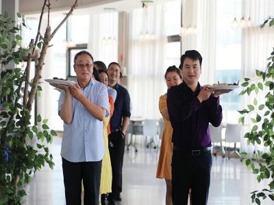 豪華的送餐隊(duì)伍，這絕對(duì)是個(gè)驚喜！